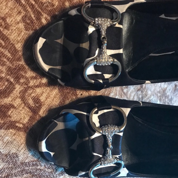 GUCCI BLACK DOTTED CLASSIC HORSE BIT CRYSTAL PUMPS - Picture 3 of 8